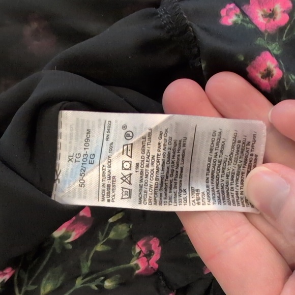 EUC Banana Republic Wrap Blouse With Side Tie Floral Black Pink Size XL - Picture 8 of 9